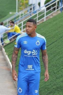 Fotos da apresentao de Adilson Batista como novo tcnico do Cruzeiro. Tcnico teve reunio com jogadores na Toca da Raposa II, falou com a imprensa e depois comandou seu primeiro treino
