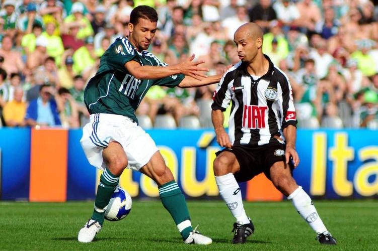 Pierre - Jogou no Palmeiras entre 2007 e 2011. Foi para o Atltico em 2011 e ficou at 2015.