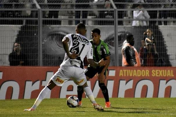 Com dois a menos durante boa parte do segundo tempo, o Coelho fez valer a superioridade numrica e bateu a Macaca por 1 a 0