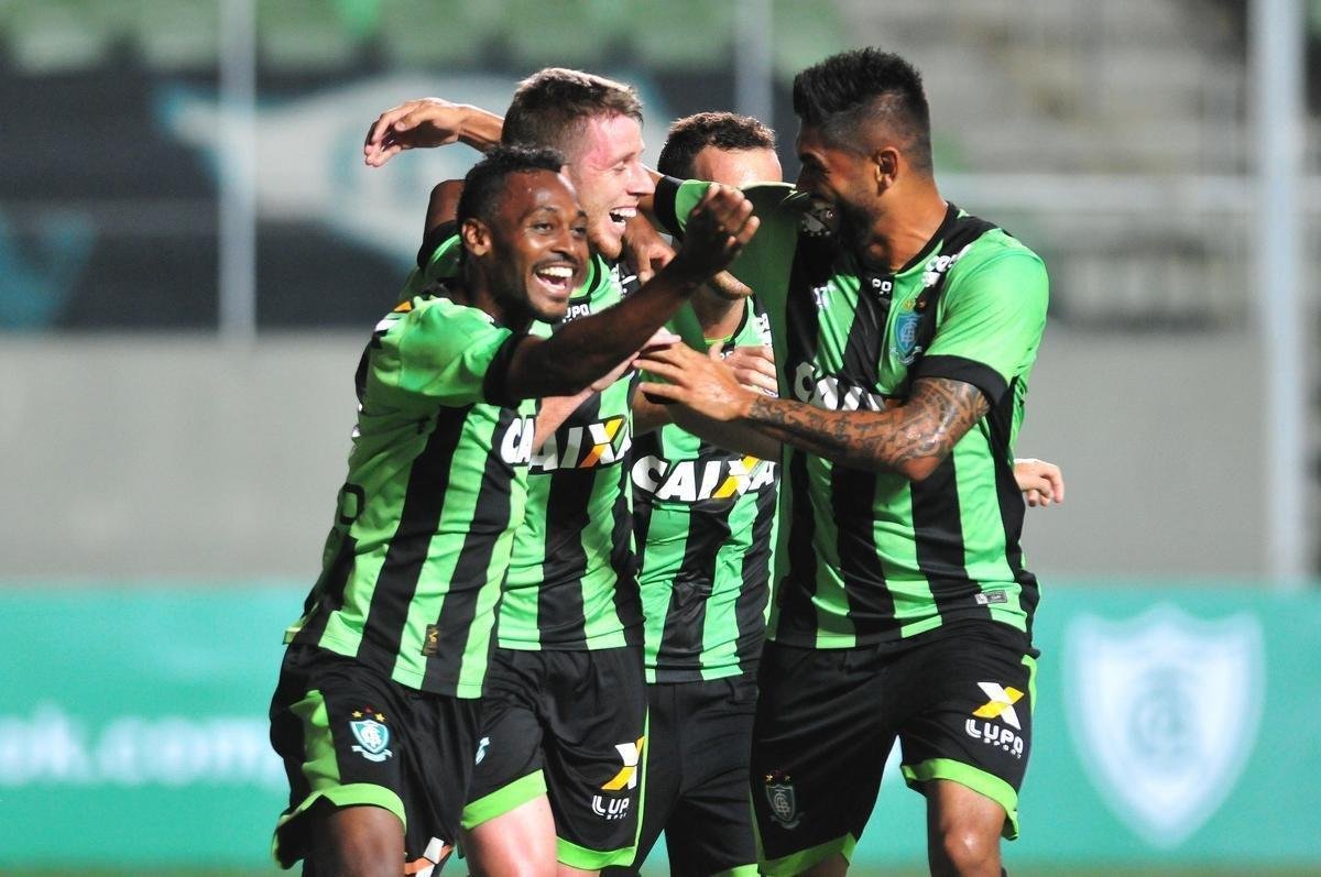 Fotos de Amrica x Caldense, no Independncia, pela 10 rodada do Campeonato Mineiro (Ramon Lisboa/EM D.A Press)