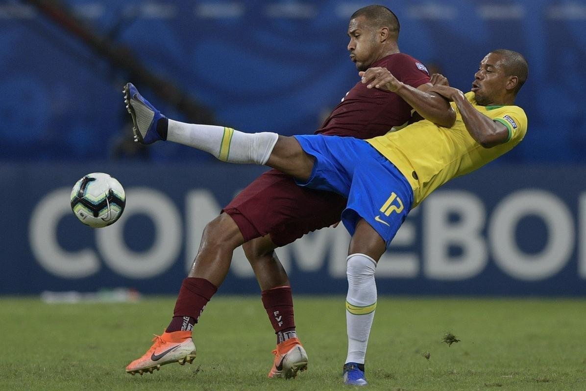 Brasil enfrentou a Venezuela na Arena Fonte Nova, pelo Grupo A da Copa Amrica