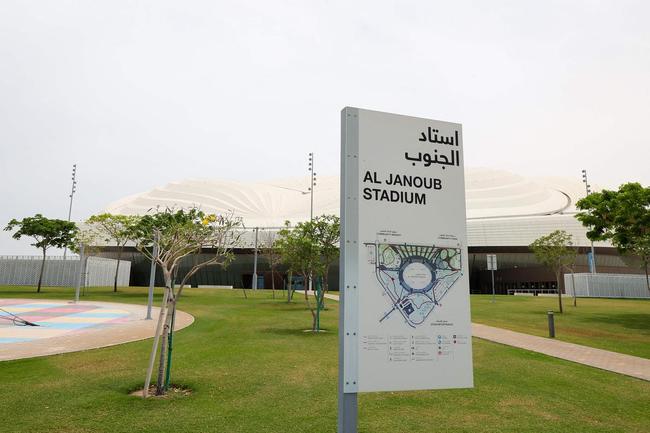 Estdio Al Janoub: arena com capacidade para 40 mil torcedores fica em Al Wakrah, ao sul da capital Doha, e tem design inspirado na tradio martima do municpio
