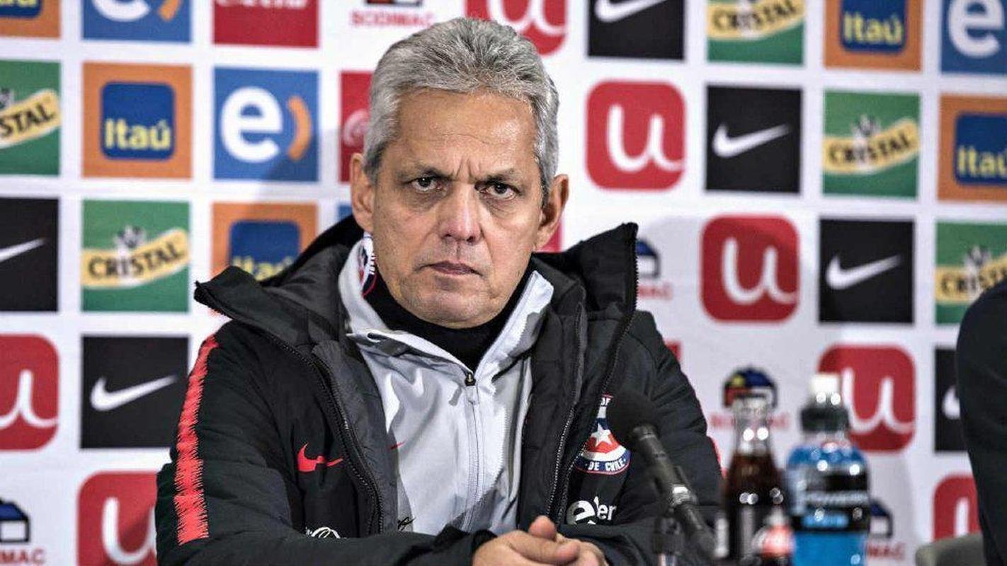 O colombiano Reinaldo Rueda treinou o Flamengo no Brasil. Seu ltimo trabalho foi na Seleo Colombiana. Tem 65 anos
