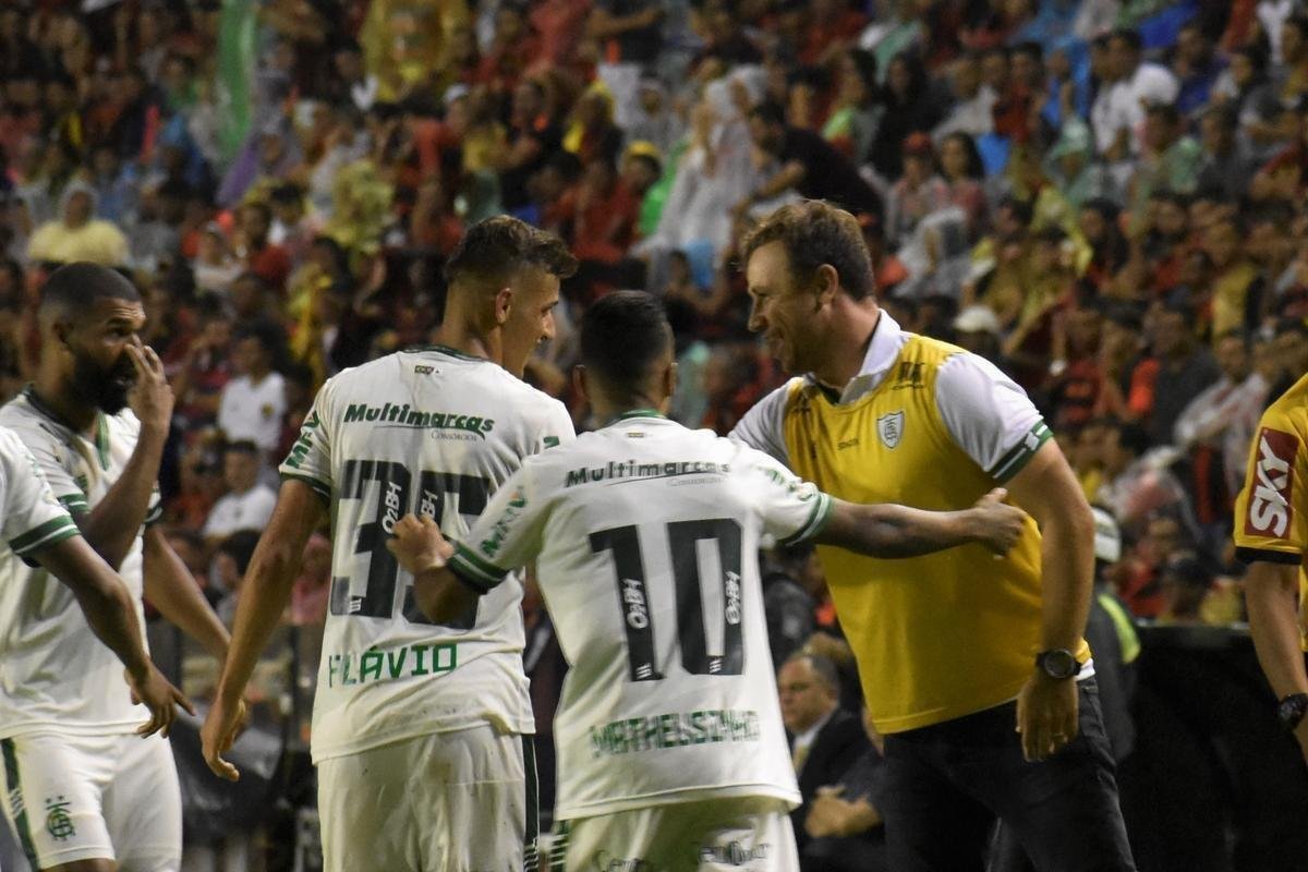 Fotos da vitria do Amrica sobre o Sport, por 2 a 0, na Ilha do Retiro, pela Srie B