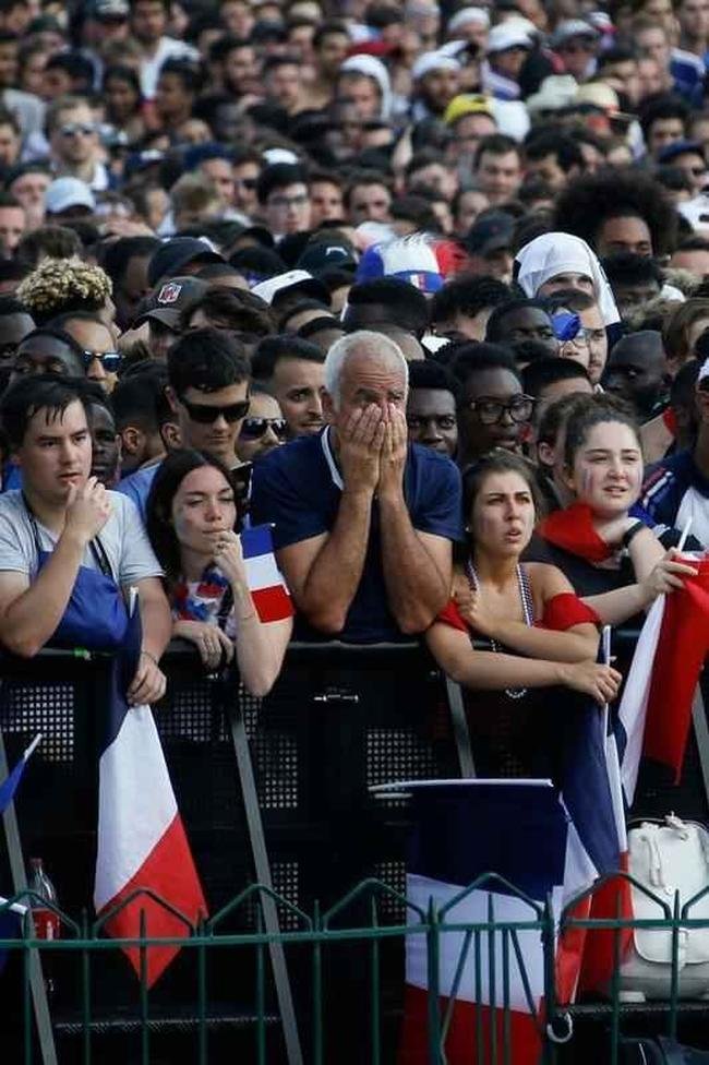 Franceses lotaram ruas de Paris e regi�o da Torre Eiffel durante a decis�o da Copa do Mundo
