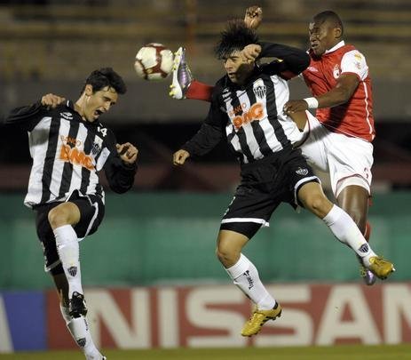 O Galo voltou ao estdio em 2010. Na disputa da Copa Sul-Americana, o Atltico visitou o Independiente Santa Fe. Depois da vitria em casa, por 2 a 0, o time mineiro entrou em campo com uma equipe alternativa e perdeu por 1 a 0, gol de Flix Noguera. O alvinegro se classificou s quartas de final.