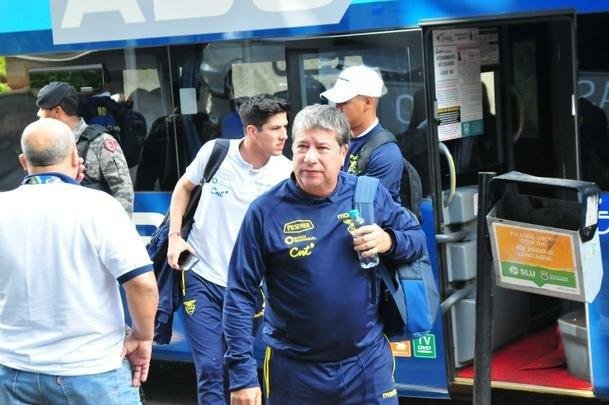 Delegao do Equador desembarcou nesta tera-feira em Belo Horizonte, onde estrear na Copa Amrica
