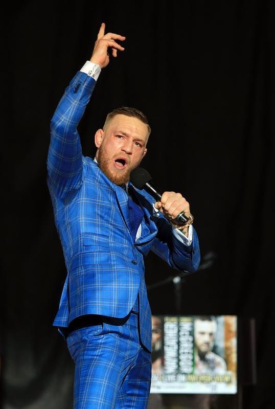 Floyd Mayweather e Conor McGregor tm segundo encontro, em Toronto, com muito falatrio