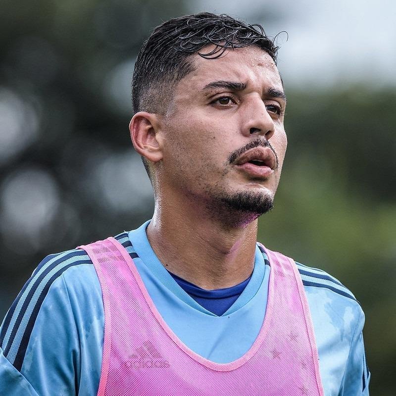 Neto Moura, primeiro volante (55% dos votos)