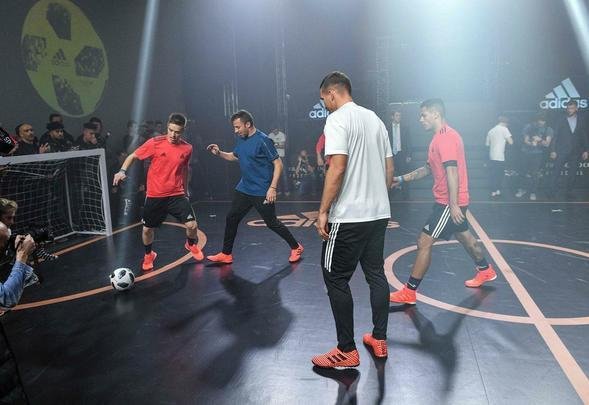 Com presença de Messi, Adidas e Fifa lançaram a bola oficial da Copa da Rússia: a Telstar