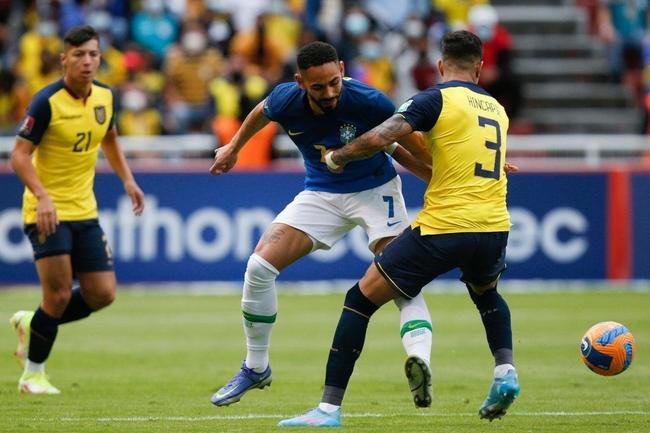 Brasil empatou com Equador em Quito, em jogo com arbitragem confusa 
