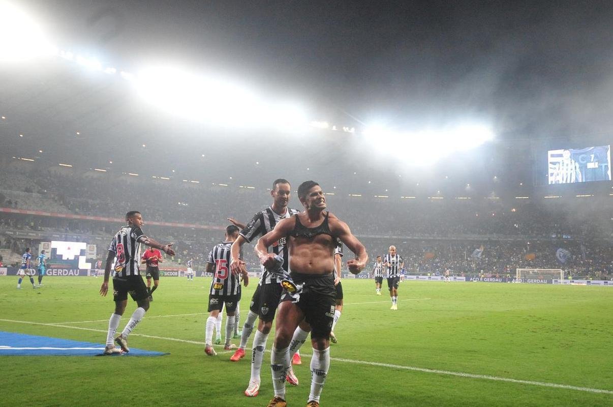Galo venceu Cruzeiro com gols de Hulk (2) e Nacho. Edu descontou para a Raposa