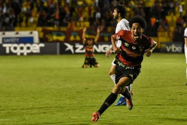 De virada e com gols de Hernane e Guilherme, o Sport reencontrou o caminho das vitórias, diante do Paraná, na Ilha do Retiro, pela 31ª rodada da Série B