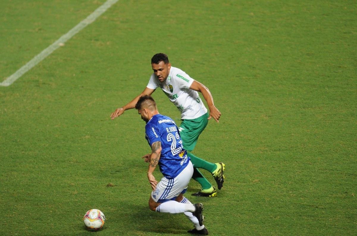 Fotos do jogo entre Cruzeiro e Cuiab, no Independncia, em Belo Horizonte, pela 32 rodada da Srie B do Campeonato Brasileiro