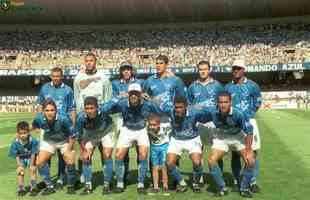 Cruzeiro vice-campeão brasileiro de 1998. Na foto estão Marcos Paulo, Dida, Wilson Gottardo, Jean, Gustavo e Gilberto, Alex Alves, Djair, Fábio Júnior, Valdo e Muller.