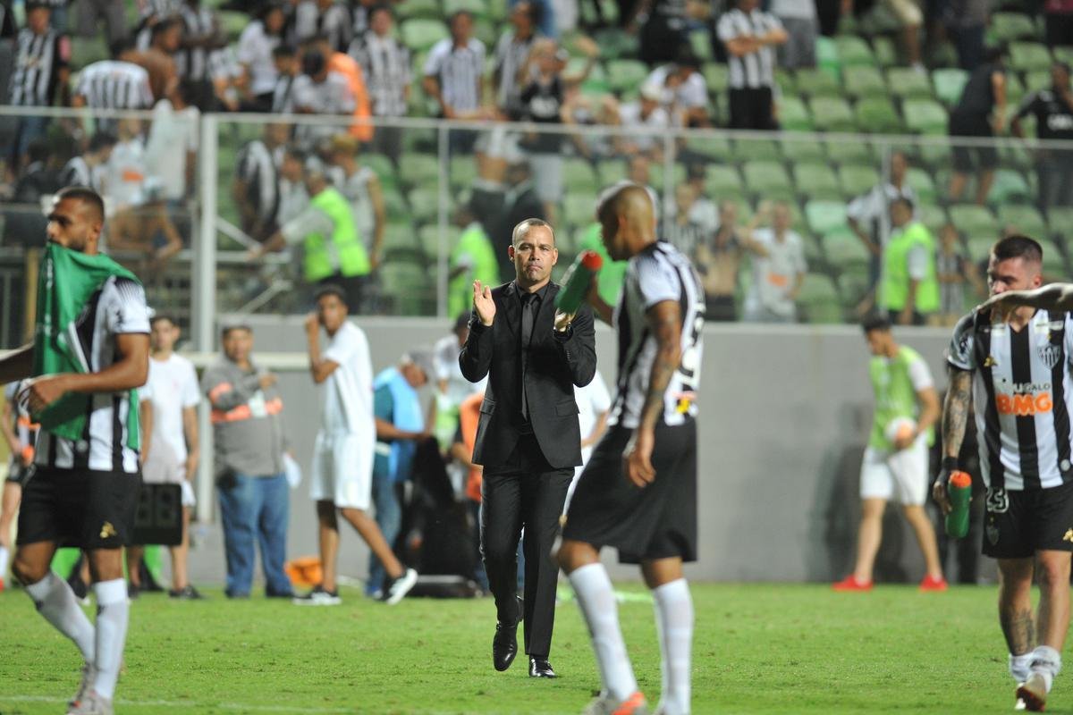 Atltico insistiu no segundo tempo, no conseguiu o terceiro gol e foi eliminado