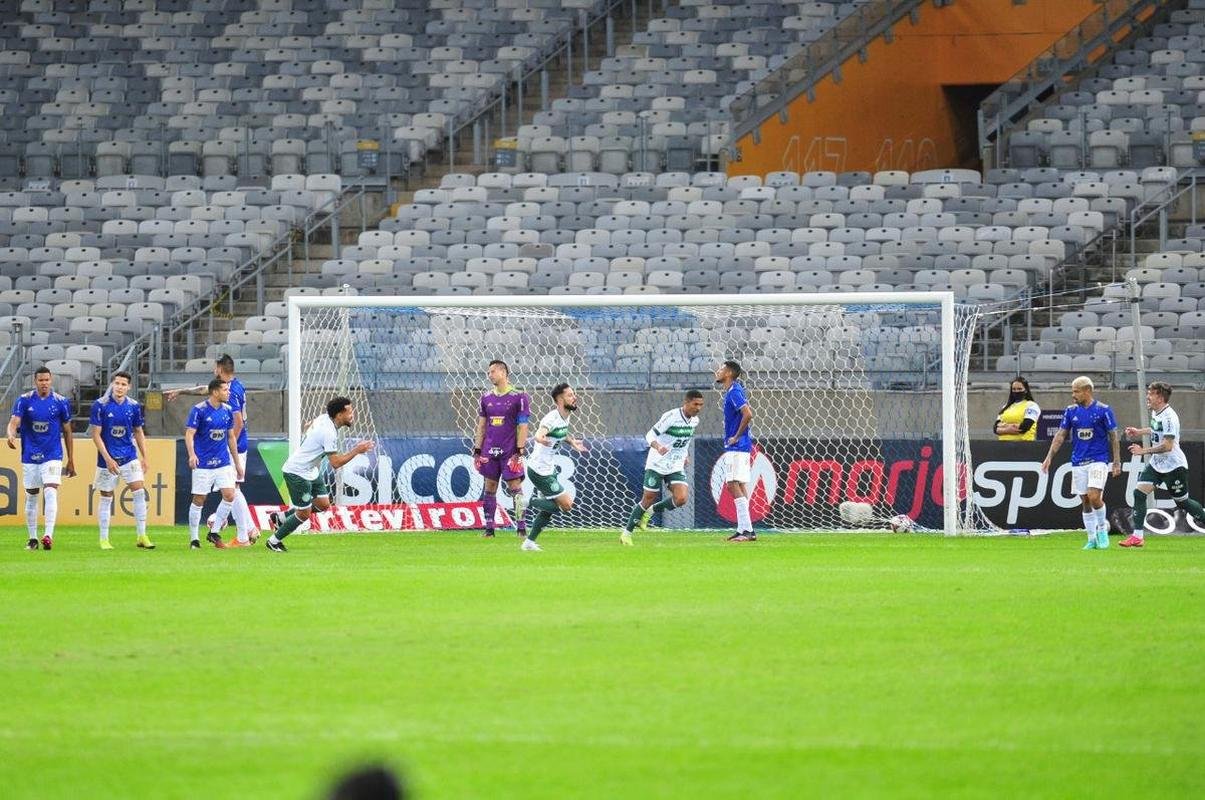 Fotos do jogo entre Cruzeiro e Guarani, no Mineiro, em Belo Horizonte, pela oitava rodada da Srie B do Campeonato Brasileiro de 2021