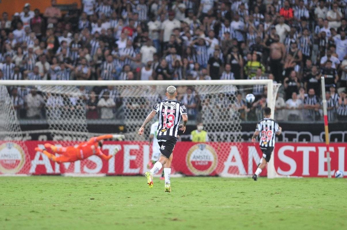 Fotos do golao de Felipe Azevedo, do Amrica, no clssico contra o Atltico, no Mineiro, pela Copa Libertadores