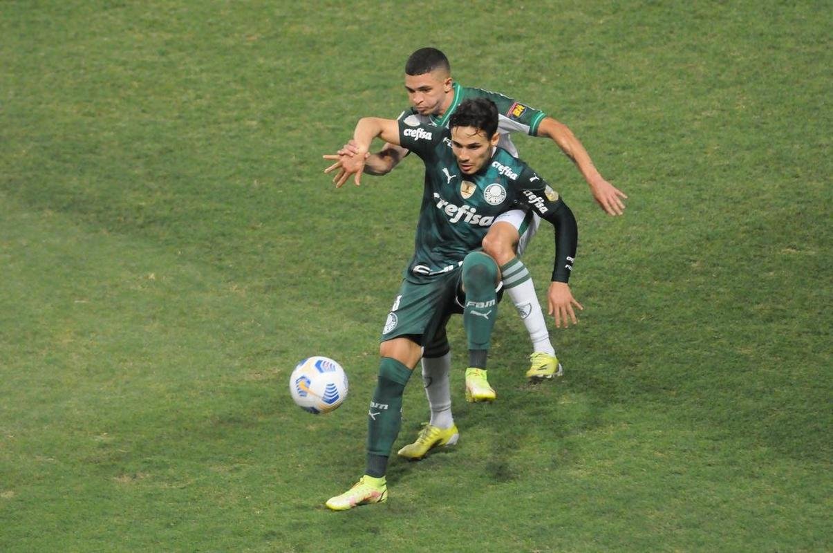 Na etapa final, Amrica desperdiou pnalti cobrado por Felipe Azevedo, mas conseguiu o empate em golao de Patric