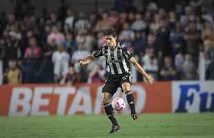 Fotos do jogo entre Santos e Atltico na Vila Belmiro, em Santos, pela 30 rodada do Campeonato Brasileiro