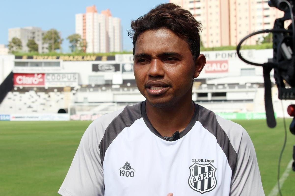 Renatinho - meia-atacante da Ponte Preta