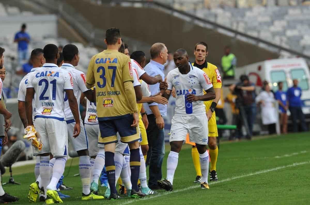 Imagens da partida entre Cruzeiro e Sport, duelo vlido pela 21 rodada da Srie A do Campeonato Brasileiro