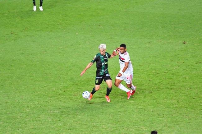 Fotos do jogo entre Amrica e So Paulo, no Independncia, em BH, pela ltima rodada do Campeonato Brasileiro de 2021