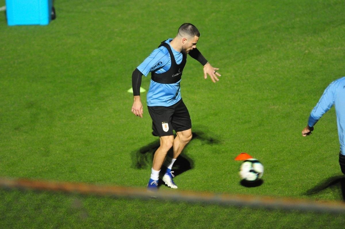 Imagens do primeiro treino da Seleo Uruguaia no Sesc Venda Nova, em Belo Horizonte