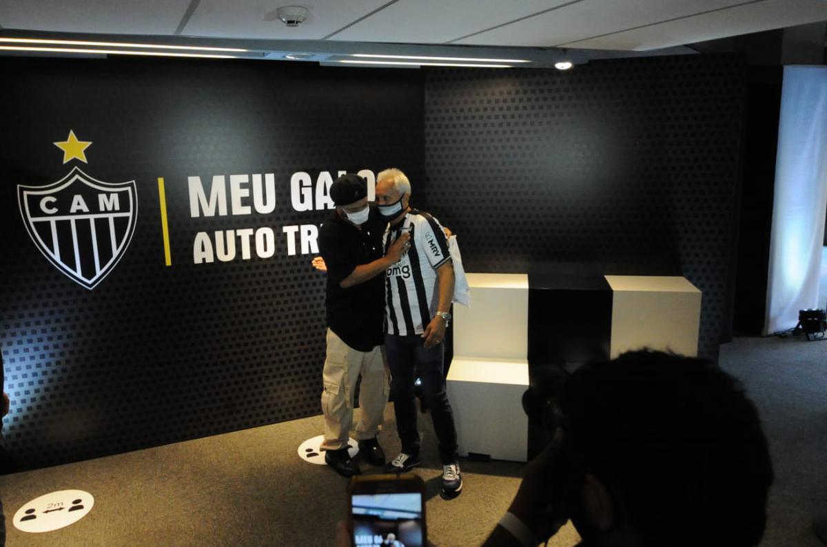 Ronaldinho Gacho durante evento de um patrocinador do Atltico no Mineiro, em Belo Horizonte. Ex-jogador, de 40 anos, tirou fotos com clientes, funcionrios e se encontrou com o ssia Jos Robson Batista de Oliveira 