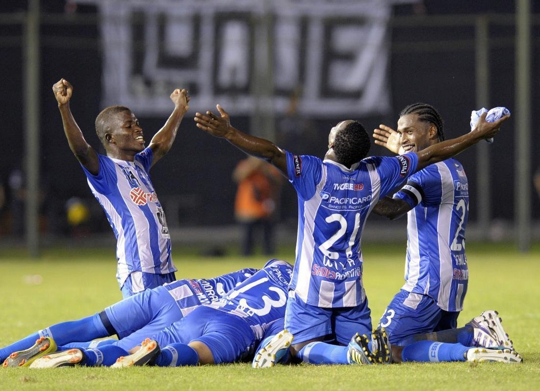 Em 2012, o Emelec-EQU passou com trs vitrias, nenhum empate e trs derrotas. O time foi eliminado nas oitavas de final.