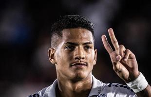 8 - ngelo (atacante do Santos) - 17 anos - multa de 60 milhes de euros