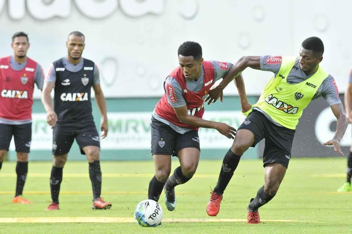 Jogadores que no foram titulares contra o Tombense, no sbado, treinam na cidade do Galo