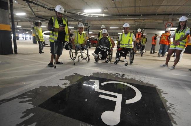 Fotos da visita feita por pessoas com deficincia na Arena MRV, nesta quinta-feira (9/2)
