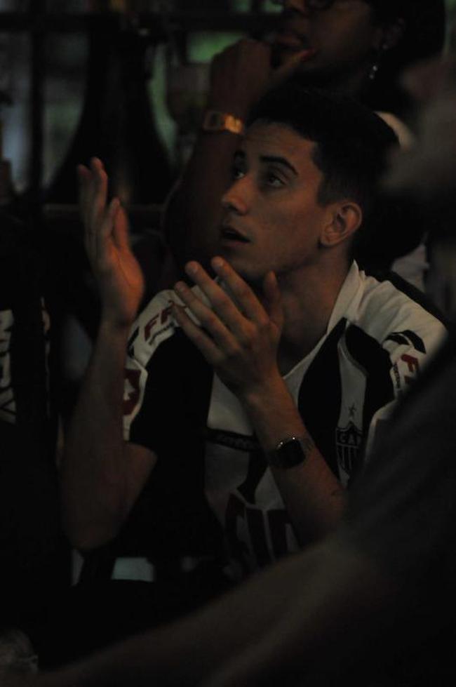 Torcedores do Atlético acompanham a partida contra o Palmeiras em alguns bares de Belo Horizonte