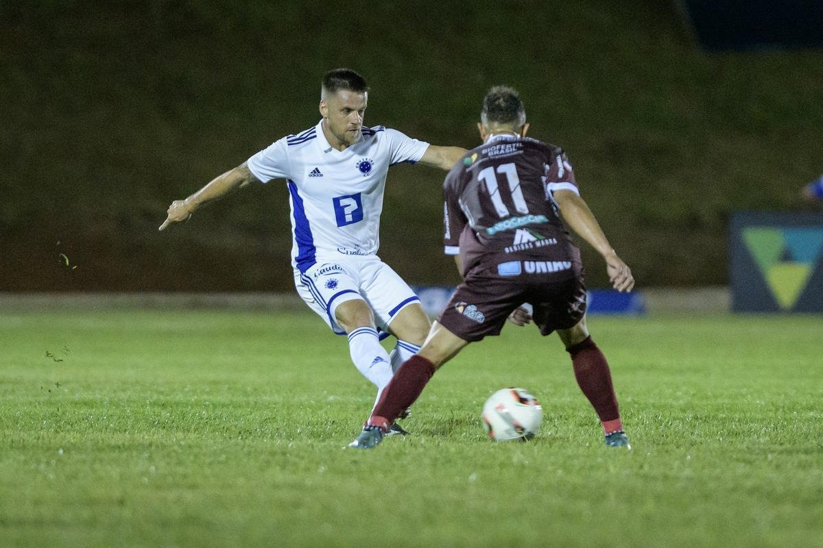 Cruzeiro venceu o Patrocinense neste sbado (21/1), na estreia do Mineiro