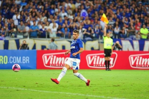 Imagens do jogo entre Cruzeiro e Tupi, no Mineiro