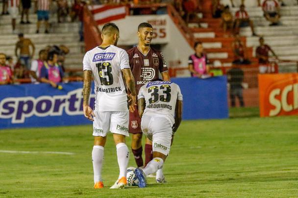 Em jogo bastante disputado, o Náutico levou a melhor no começo ao abrir o placar com o Zagueiro Ronaldo Alves logo aos sete minutos do primeiro tempo.