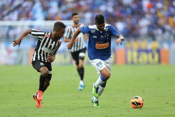 Imagens do jogo entre Cruzeiro e Santos, no Mineiro, pela 13 rodada da Srie A