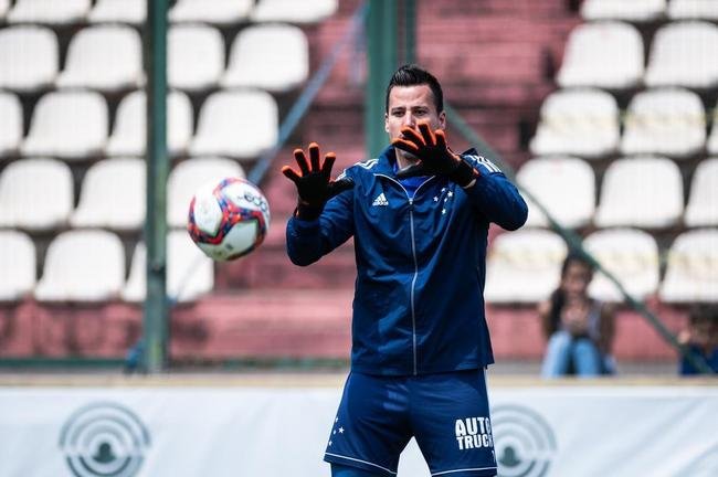 Fotos do treino do Cruzeiro na Arena do Jacar, em Sete Lagoas. Time fechou a preparao para enfrentar a Ponte Preta, s 11h deste sbado, pela 23 rodada da Srie B
