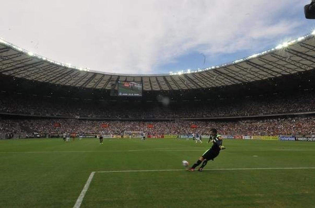 Fotos exclusivas do clssico entre Cruzeiro e Atltico na reabertura oficial do Mineiro