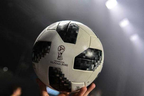 Com presença de Messi, Adidas e Fifa lançaram a bola oficial da Copa da Rússia: a Telstar