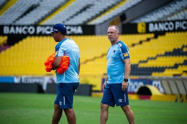 Fotos do treino do Cruzeiro no Estádio Monumental Isidro Romero Carbo, em Guayaquil