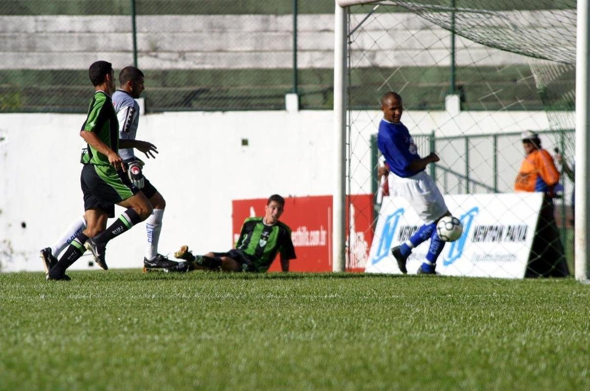 Fred marca em goleada do Amrica sobre URT, no Independncia, por 6 a 1