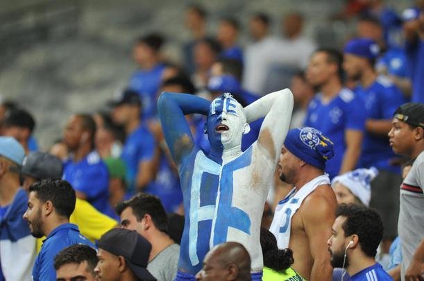 Revs por 2 a 0 para o CRB frustrou torcida do Cruzeiro no Mineiro