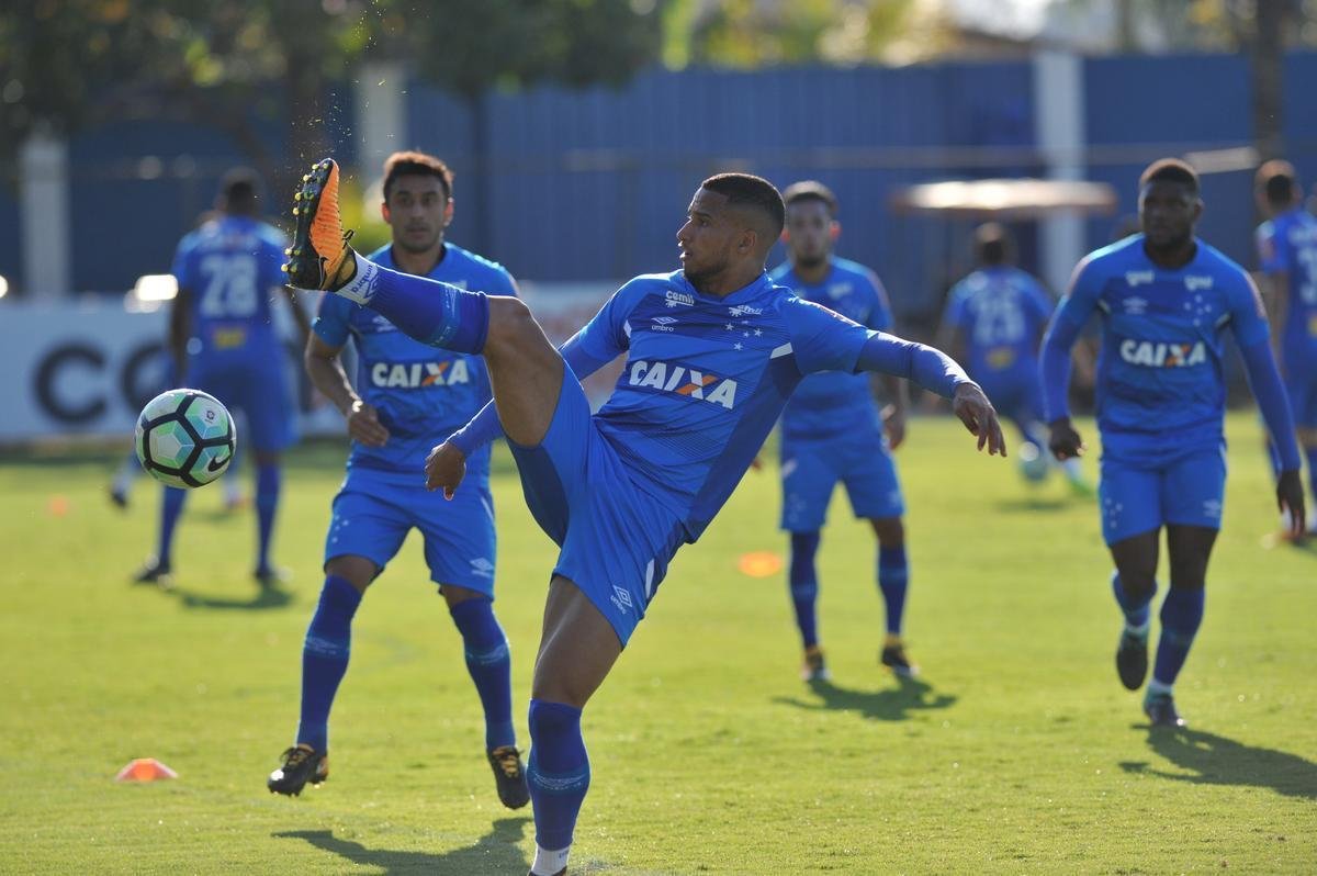 Imagens do treino do Cruzeiro na ltima atividade em Belo Horizonte antes da viagem ao Rio de Janeiro, para a final da Copa do Brasil contra o Flamengo, quinta-feira (7), no Maracan