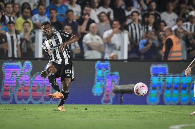 Fotos do jogo entre Santos e Atltico na Vila Belmiro, em Santos, pela 30 rodada do Campeonato Brasileiro