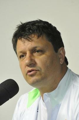 Presidente Marcus Salum apresentou Adilson Batista como novo tcnico do Amrica