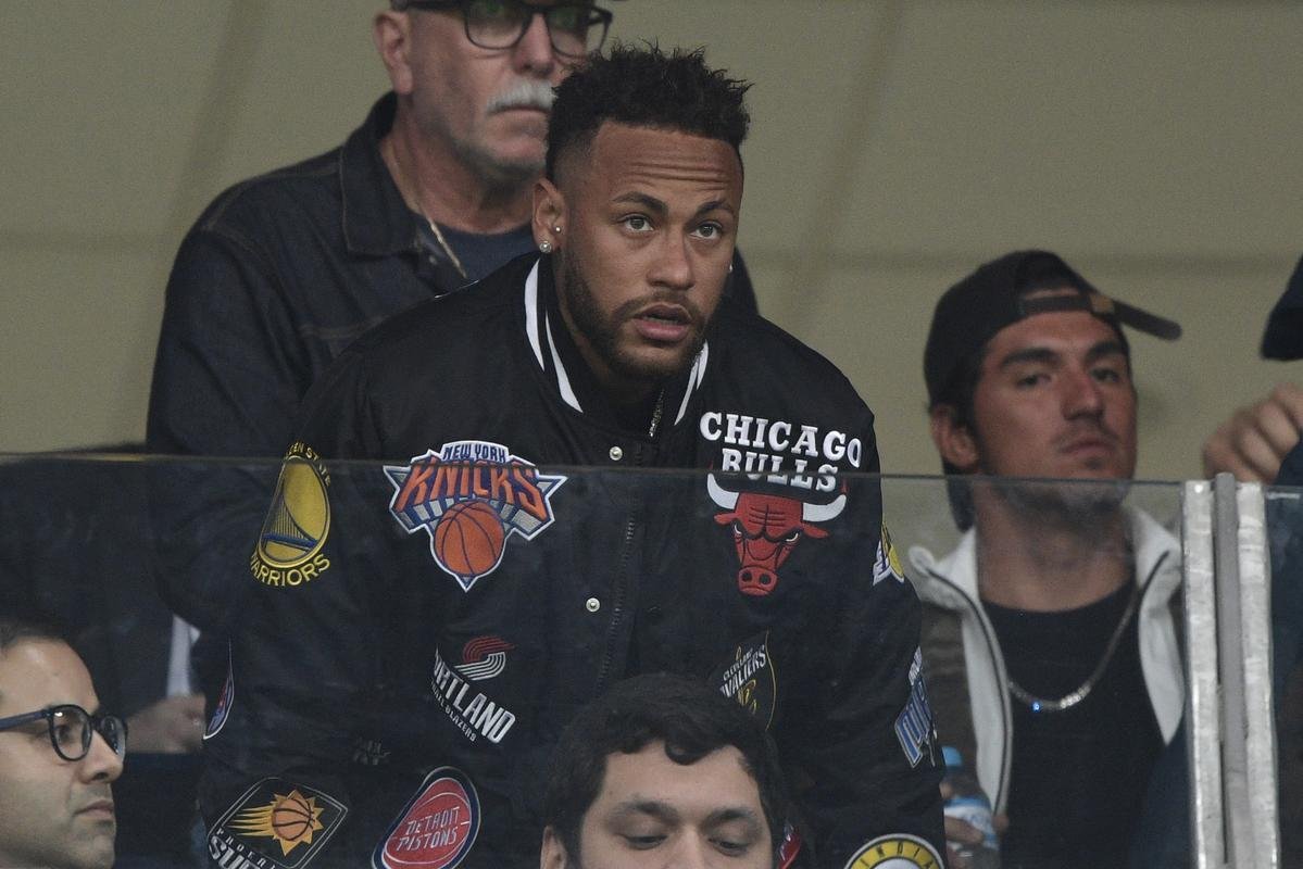 Atacante Neymar prestigiou jogo da Seleo Brasileira contra o Paraguai, na Arena do Grmio, em Porto Alegre, pelas quartas de final da Copa Amrica