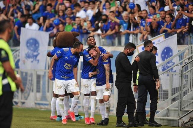 Fotos da partida entre Cruzeiro e Brusque, no Mineiro, em BH, pela 35 rodada da Srie B do Brasileiro