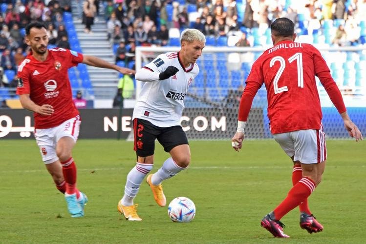 Fotos da decisão do 3º lugar no Mundial de Clubes da Fifa entre Al Ahly e Flamengo, no Estádio de Tânger, no Marrocos